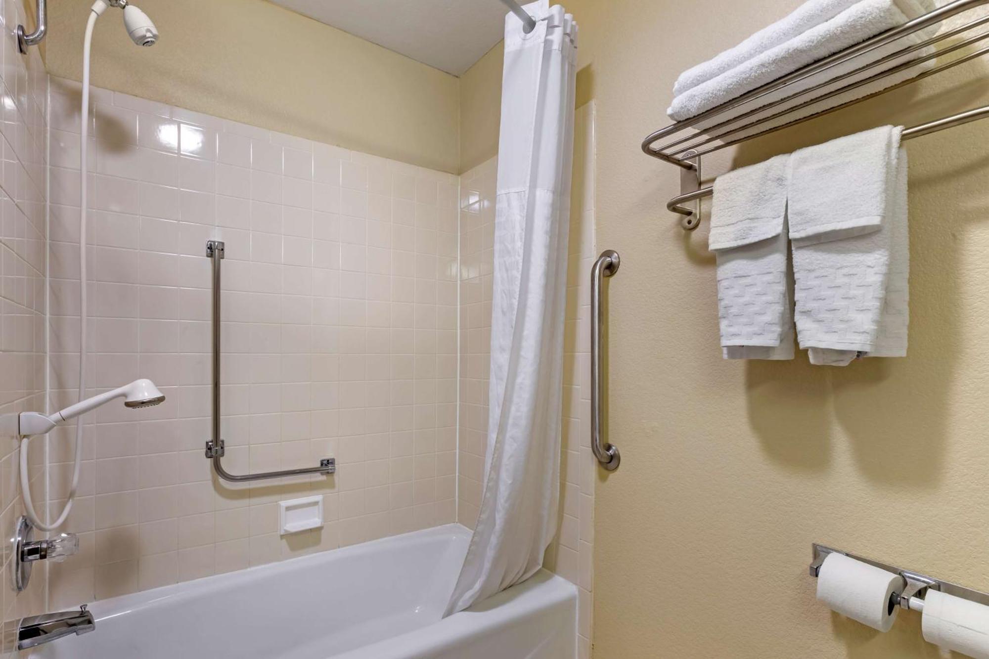 Best Western Plus Altoona Inn Eksteriør billede